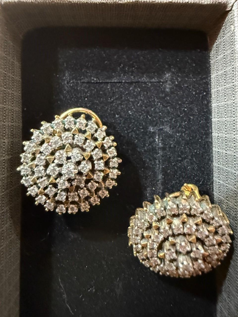 Round diamond earrings